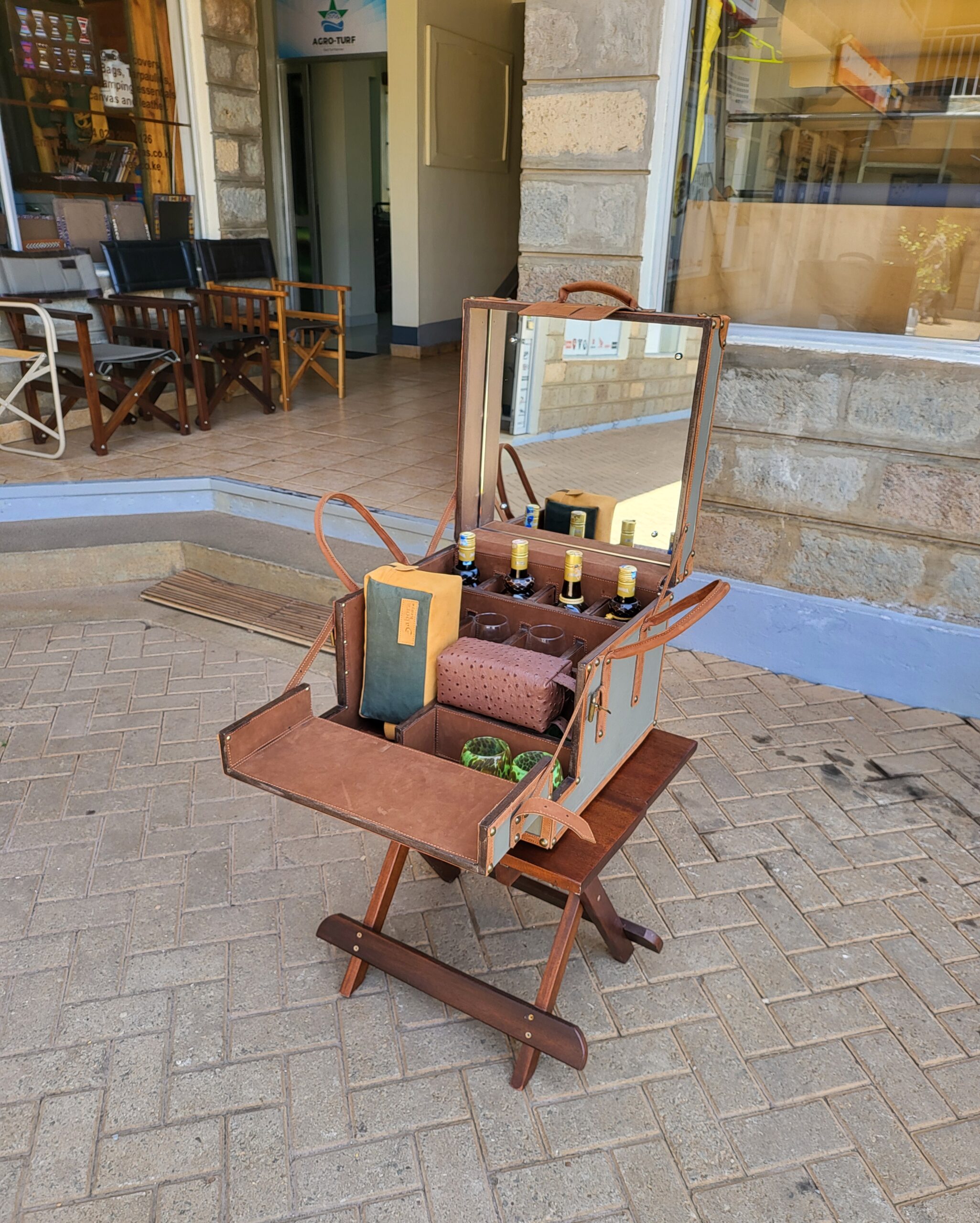 Medium Wooden Bar Box with Full Leather Cladding - Image 7