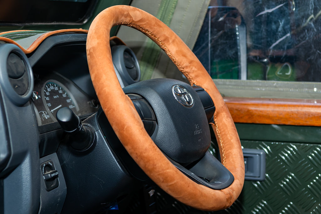 Steering Wheel Cladding in Chestnut Leather - Image 3