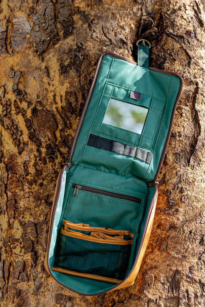 Canvas Safari Washbag with Mirror - Image 4