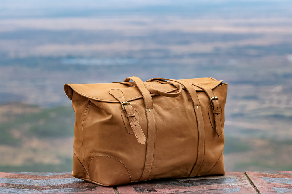 Weekender Bag in Chestnut Leather - Image 16