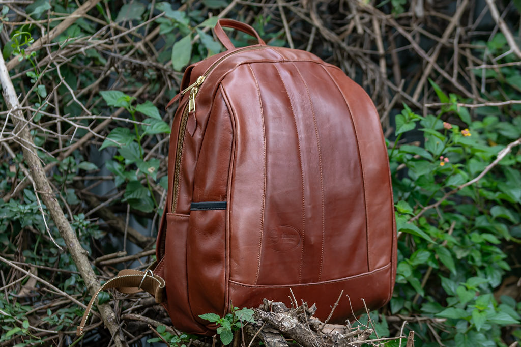 Sabora Glossy Chestnut Leather Backpack - Image 6