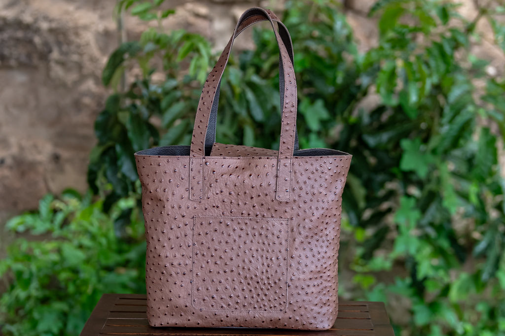 Ladies Handbag in Ostrich Leather - Image 3