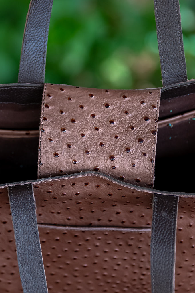 Ladies Handbag in Ostrich Leather - Image 8