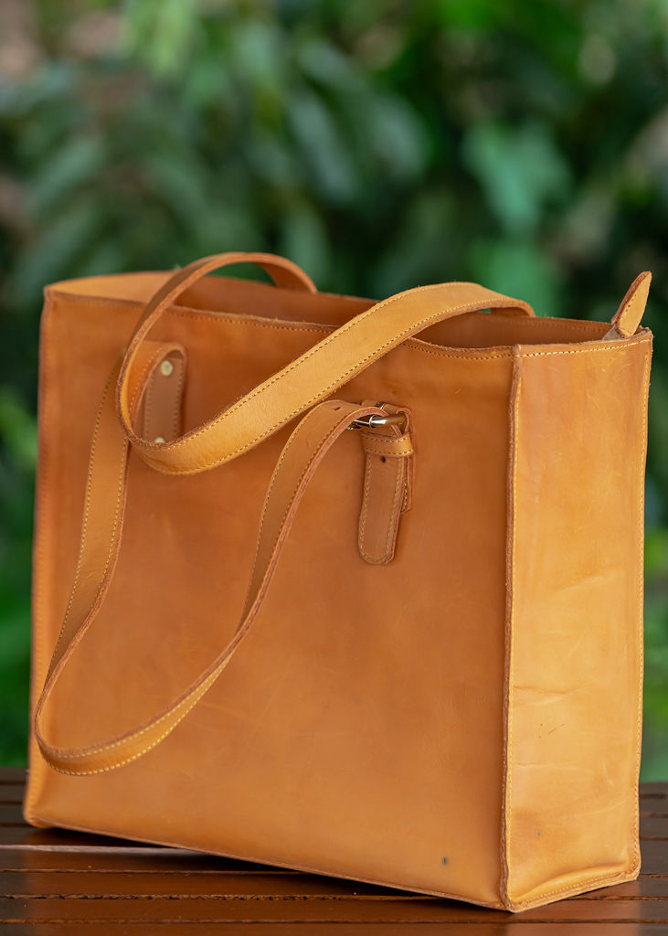 Ladies Handbag in Tan Leather - Image 2