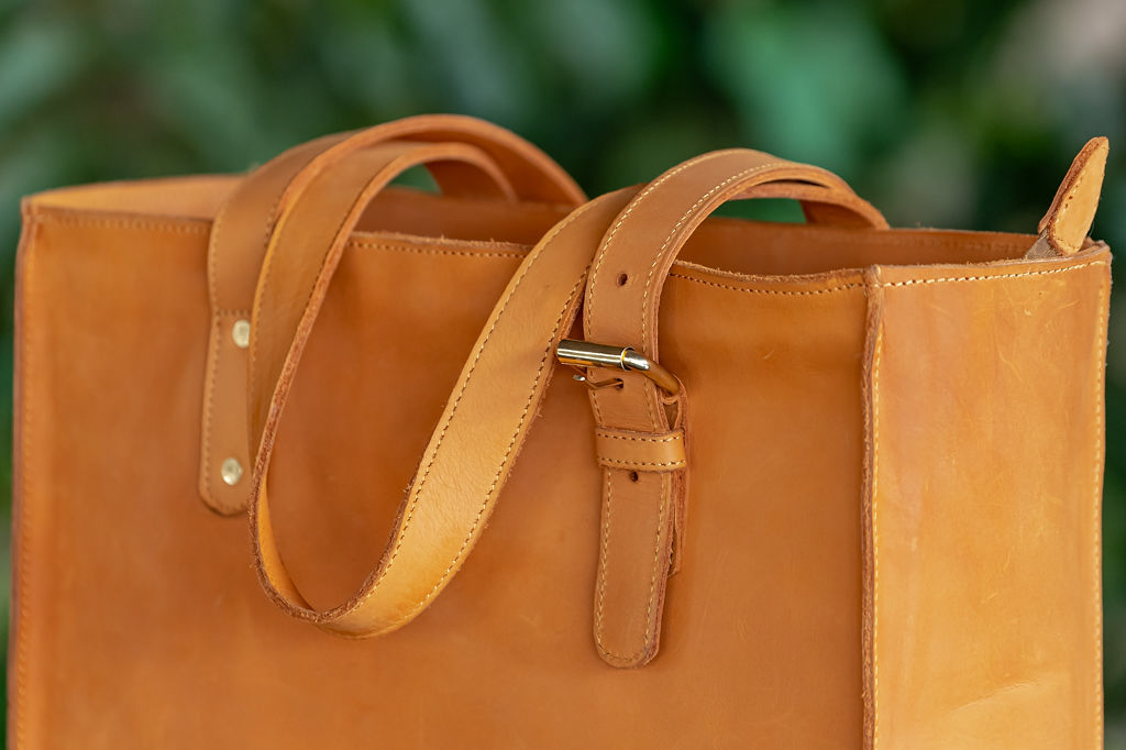 Ladies Handbag in Tan Leather - Image 7
