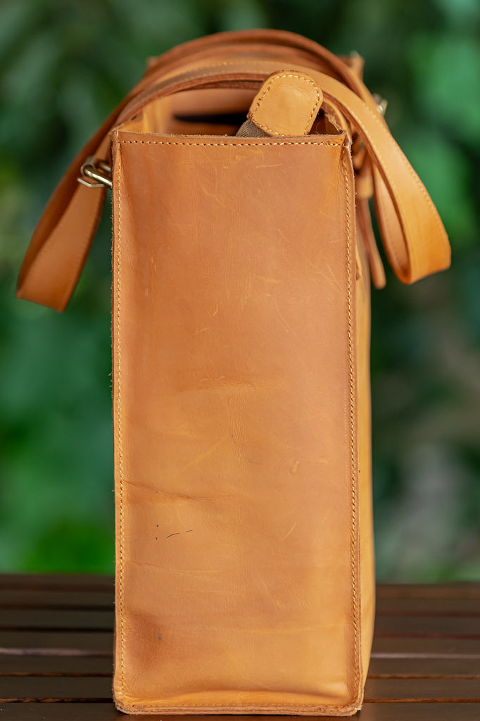 Ladies Handbag in Tan Leather - Image 6