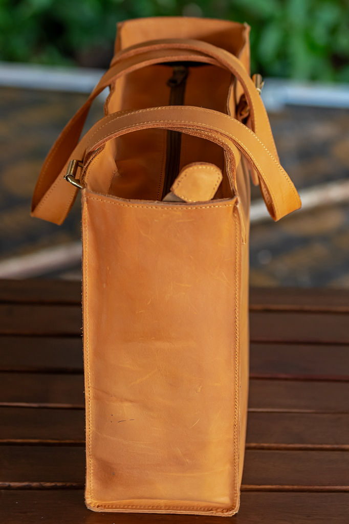 Ladies Handbag in Tan Leather - Image 4