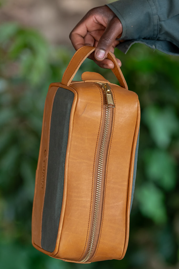 Green Canvas & Leather Wash Bag - Image 4