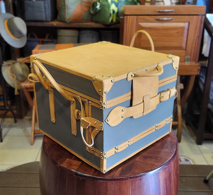 Medium Wooden Bar Box with Stand - Image 7