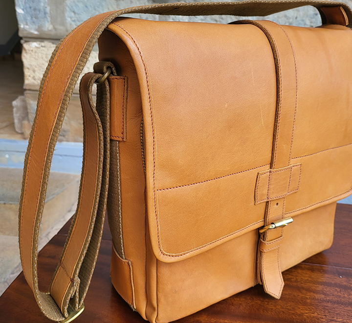 Pull Up Leather Messenger Bag - Image 2