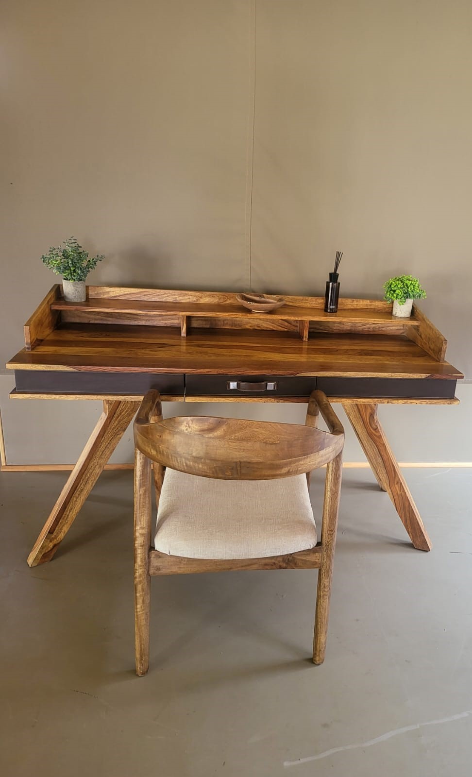 Sabora Mahogany Reading Desk - Solid Timber Build with Storage Shelf for Lodges, Home Study & Safari Camp Use.