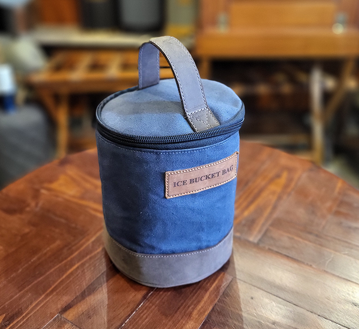 Ice bucket bag in navy blue ripstop and mocca leather