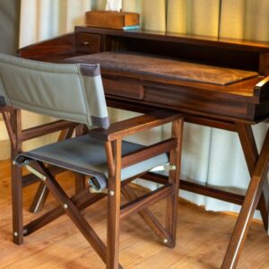 Sabora Reading Table