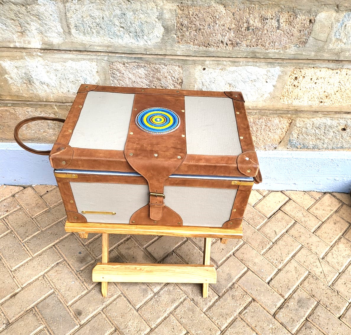 Picnic Metal Trunk - Image 2